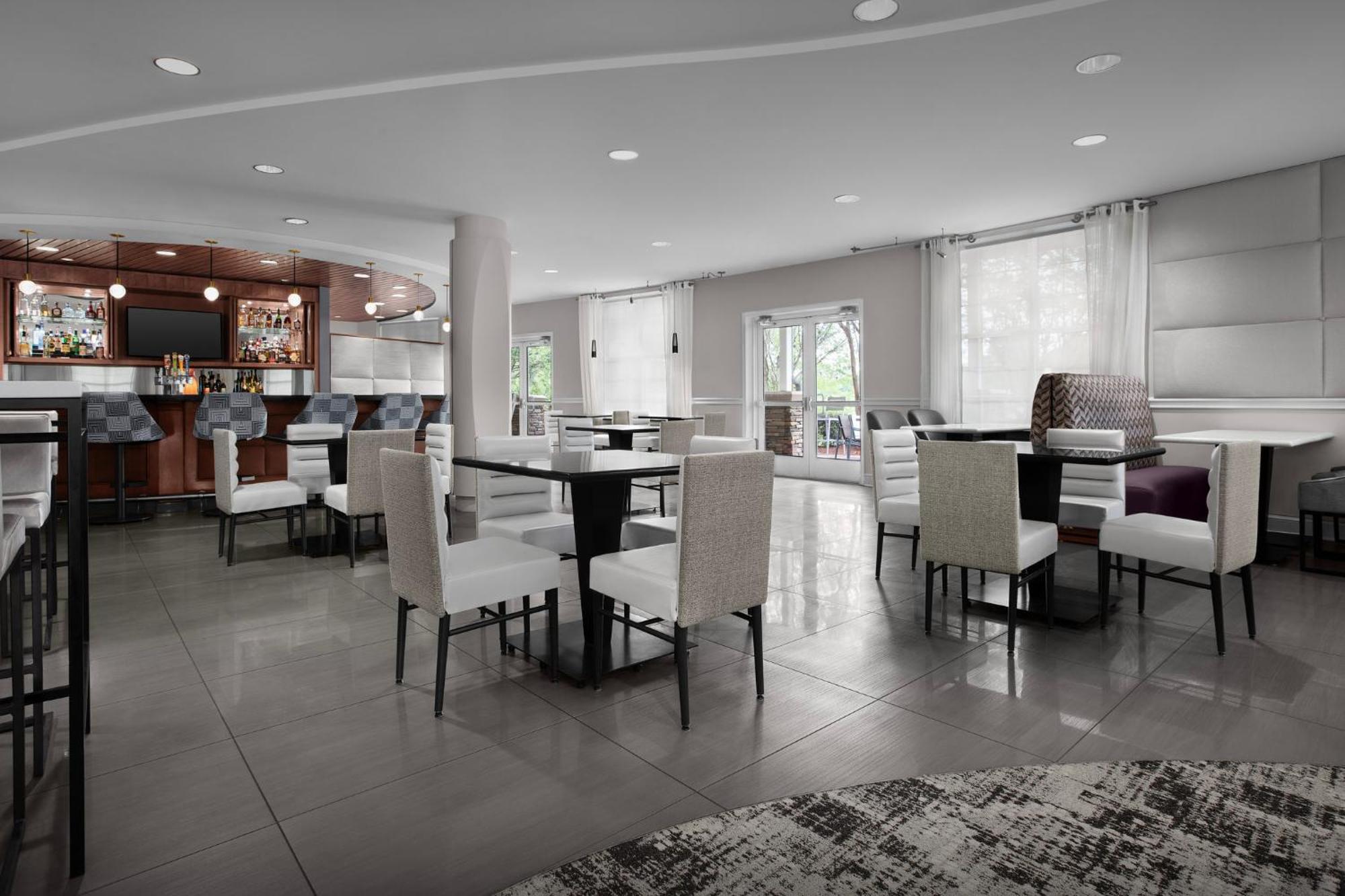 Hotel Indigo Jacksonville-Deerwood Park By Ihg Екстериор снимка