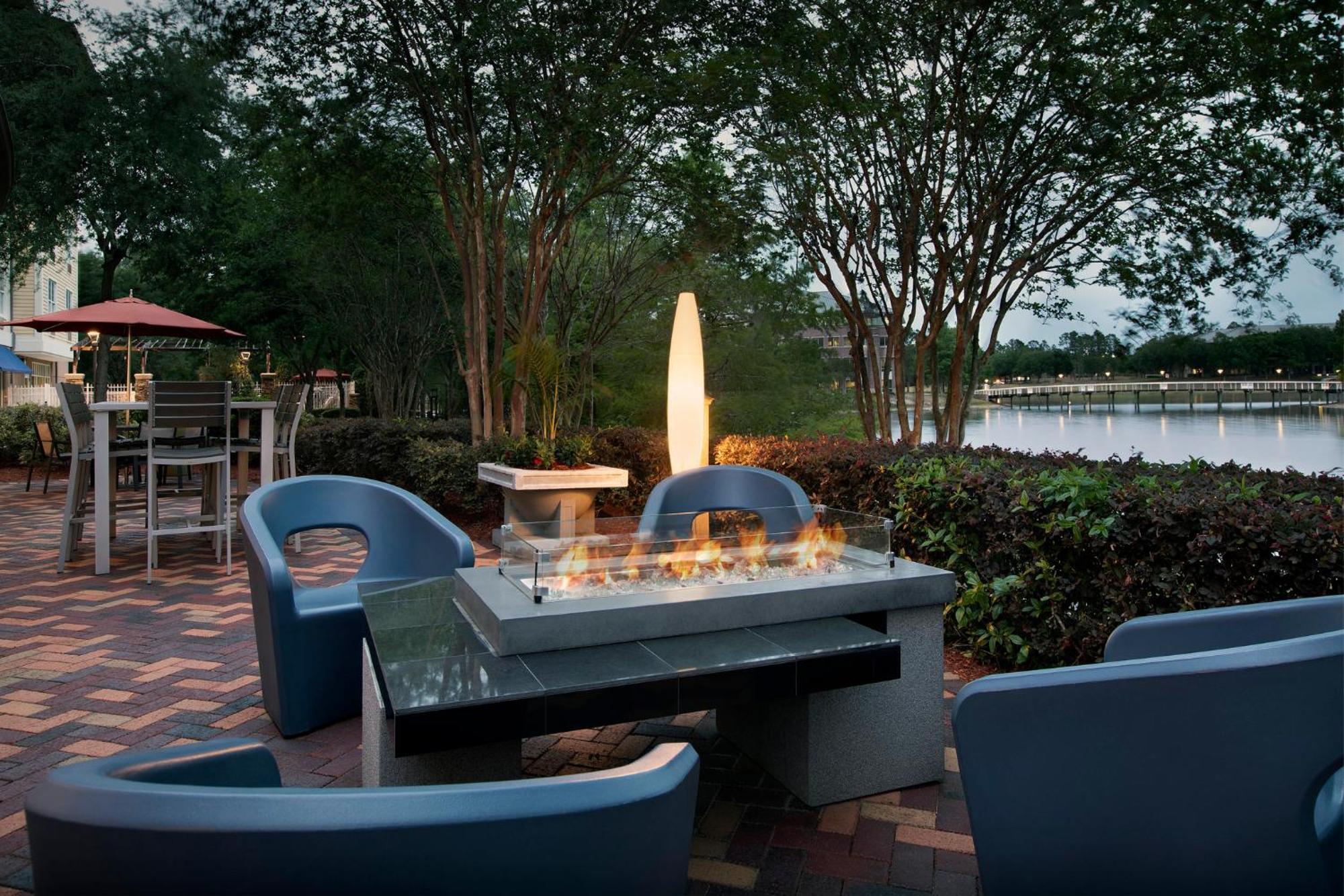 Hotel Indigo Jacksonville-Deerwood Park By Ihg Екстериор снимка